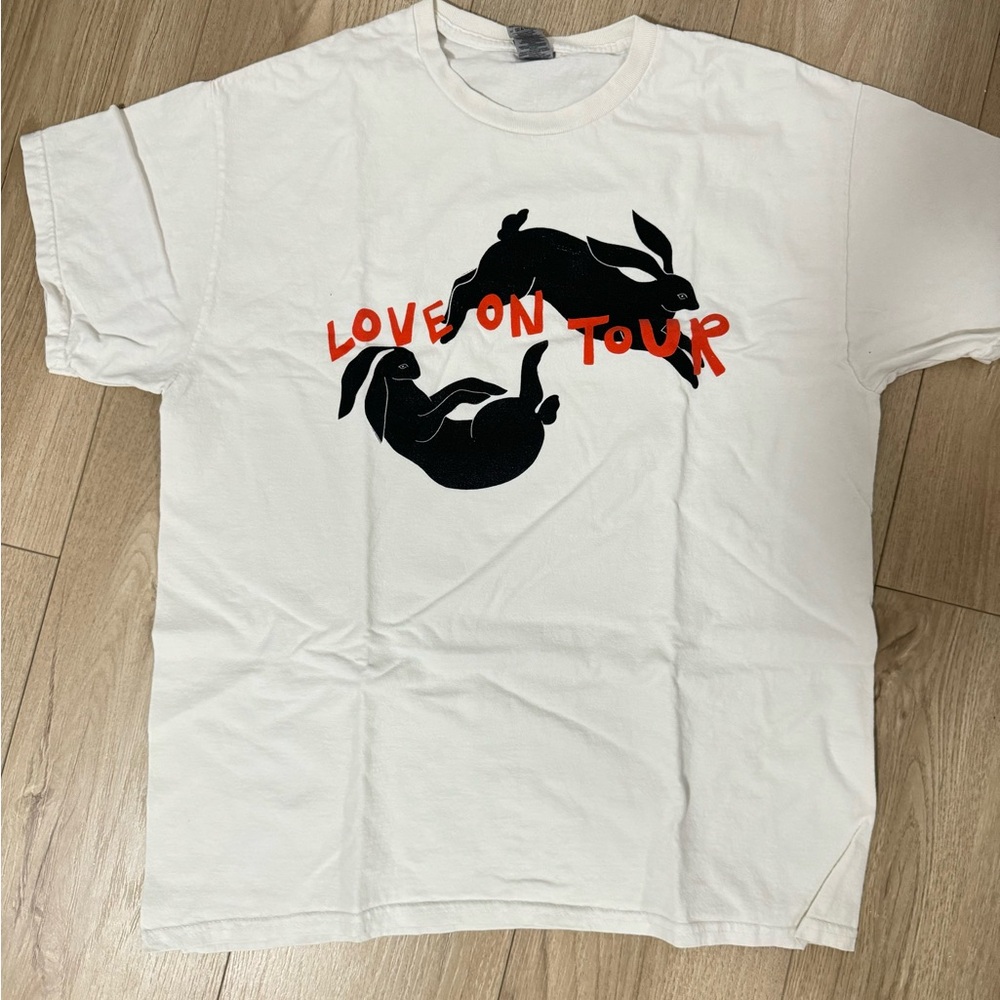 HARRY STYLES LOVE ON TOUR BUNNY TEE MERCH